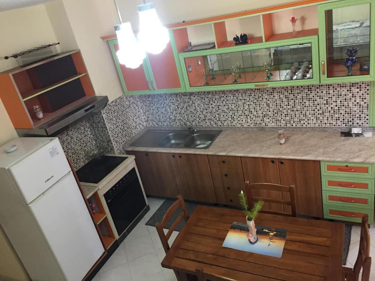 One Apartament Apartment ดูร์เรส ภายนอก รูปภาพ